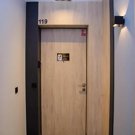 Maya's Flats & 100 Sea View شقة