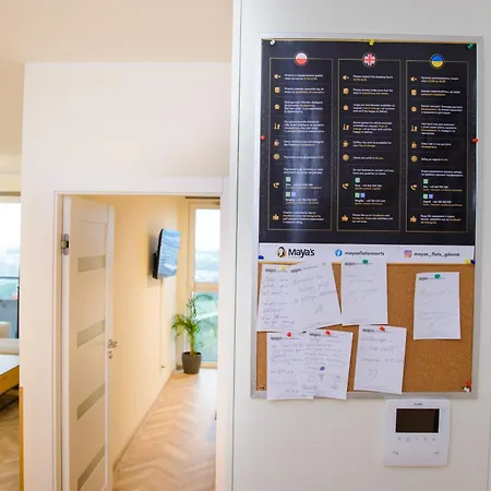 Maya's Flats & 100 Sea View *