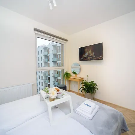 Maya's Flats 100 - Sea View, 3 In דירה