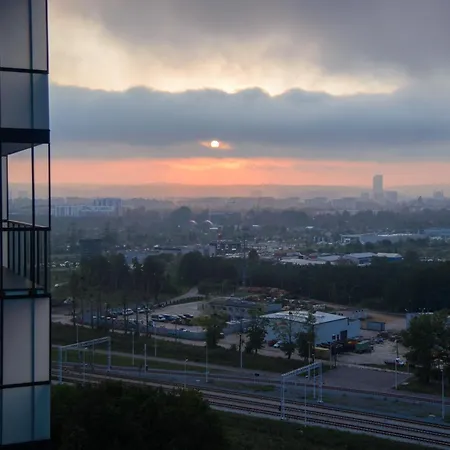 Maya's Flats 100 - Sea View, 3 In דירה