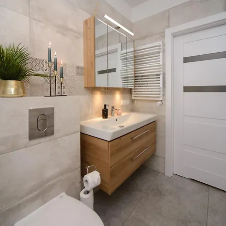 Maya's Flats 100 - Sea View, 3 In גדנסק